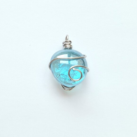 Ocean Drop Necklace handmade in Canada- metal choker with glass pendant - Picture 3 of 9